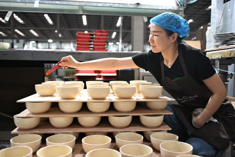 河北隆尧 陶瓷外贸订单生产忙 陶瓷制品焕发新活力